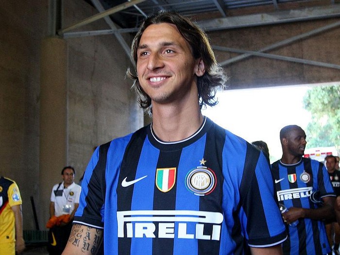 PALO ALTO, CA - JULY 19:  Zlatan Ibrahimovic #10 of Inter Milan looks on before his game against Club America during the World Football Challenge at Stanford Stadium on July 19, 2009 in Palo Alto, California.  (Photo by Jed Jacobsohn/Getty Images)