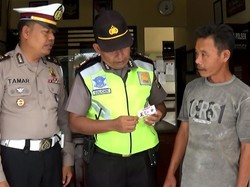 Razia Lalu Lintas, Polisi Trenggalek Temukan SIM Palsu