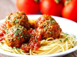 Mau Bikin Bola-bola Daging Enak untuk Pasta? Ikuti 5 Tips Ini