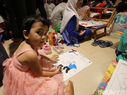 Gelar Lomba Mewarnai Adit Sopo Jarwo, Transmart Dibanjiri Anak TK Dan SD