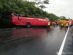 Bus Alami Kecelakaan Tunggal di Tol Tangerang-Merak, Ada Korban