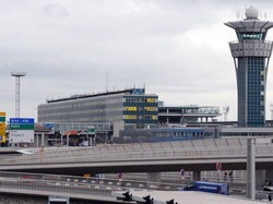 Pria Perebut Senjata di Bandara Paris Diduga Terkait Radikalisme