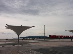 Tempat Santai Sore di Sulbar, Pantai Mannakara