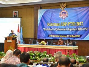 Menristek Dikti Dorong Perguruan Tinggi Kecil-kecil untuk Merger