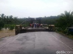 Jembatan Sungai Klawing di Purbalingga Putus Total, 1 Mobil Terperosok