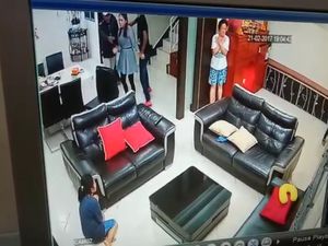 Detik-detik Penculikan Ling Ling WN Malaysia yang Terekam CCTV