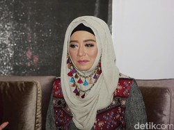Cerita Ini Vindy yang Kesulitan Membuat Makeup Karakter Soekarno