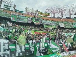 Menpora, Risma, dan Ketum PSSI Nonton Langsung Persebaya vs PSIS