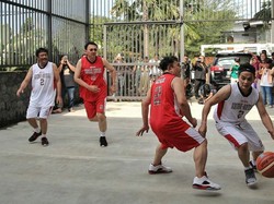 Serunya Tanding Basket Ahok Vs Djarot