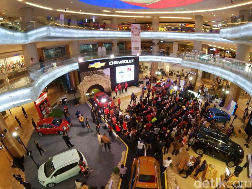 Chevrolet Kenalkan 3 Mobil Baru di Pusat Perbelanjaan Chevrolet Kenalkan 3 Mobil Baru di Pusat Perbelanjaan