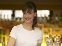 Pelayan Cantik Bisa Dapat Uang Tip Lebih Banyak, Ini Alasannya Menurut Studi