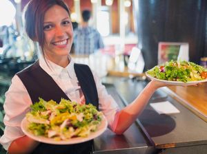 Anak Miliuner Pekerjakan 12 Pembantu Khusus Untuk Persiapkan Kuliah