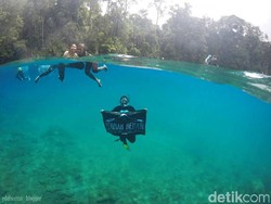 Jangan Iri Lihat Danau Labuan Cermin Ini