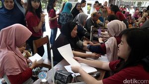 Mahasiswa Kedokteran Gelar Pengobatan Gratis 