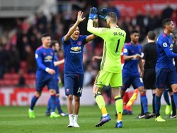 Tundukkan Middlesbrough 3-1, MU Geser Arsenal