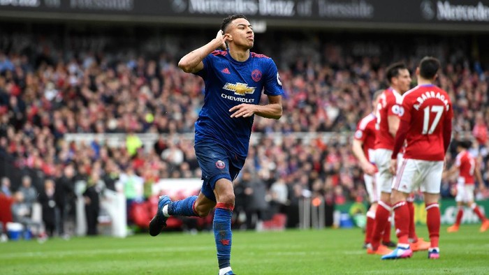 MIDDLESBROUGH, ENGLAND - MARCH 19:  Jesse Lingard of Manchester United celebrates scoring his sides second goal during the Premier League match between Middlesbrough and Manchester United at Riverside Stadium on March 19, 2017 in Middlesbrough, England.  (Photo by Stu Forster/Getty Images)