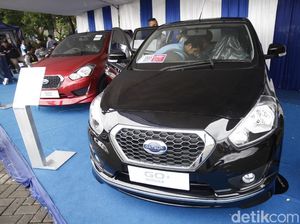 Serunya Karnaval Datsun di Pantai Losari Serunya Karnaval Datsun di Pantai Losari