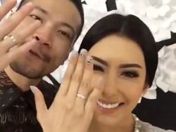 Selamat! Tyas Mirasih dan Kekasih Resmi Tunangan