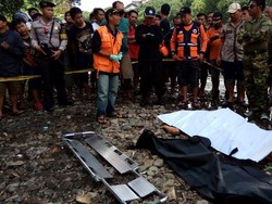 Seorang Pria Tewas Loncat dari Jembatan, Diduga Bunuh Diri