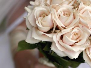 8 Kesalahan yang Harus Dihindari Saat Pilih Buket Pengantin 8 Kesalahan yang Harus Dihindari Saat Pilih Buket Pengantin