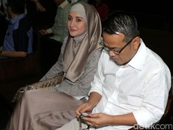 Suami Bicara Penyesalan Terjerat Suap, Inneke Koesherawati Menangis