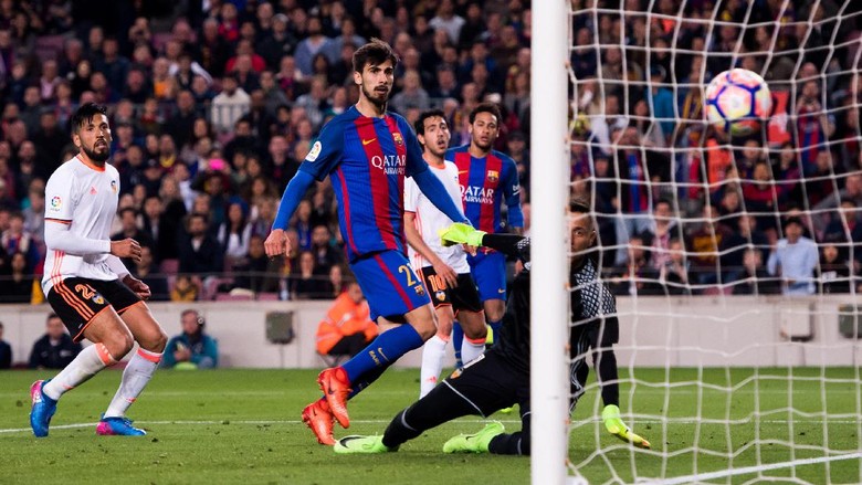 Enrique: Andre Gomes Akan Jadi Pemain Penting untuk Barca Enrique: Andre Gomes Akan Jadi Pemain Penting untuk Barca