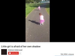 Ketika si Kecil Ketakutan Melihat Bayangannya Sendiri