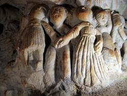 Patung-patung dalam Gua di Prancis Ini, Unik Atau Seram Ya?