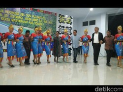 Riangnya Susi Menari Malulo di Sulawesi Tenggara