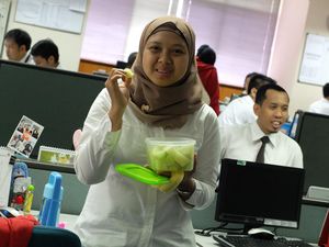 Rahasia Yunita Turun Berat Badan 10 Kg: Buah Jadi Camilan