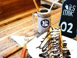Modal Rp 1,3 Juta, Pemuda Ini Bisnis Kafe Susu Beromzet Ratusan Juta