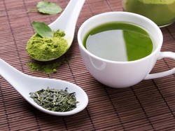Rutin Minum Teh Hijau Bikin Kulit Glowing dan Bebas Jerawat