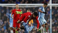 Pertandingan di Etihad Stadium, Minggu (19/3/2017), berjalan menarik karena City dan Liverpool bermain terbuka sejak awal. City sedikit lebih dominan, tapi kedua tim sama-sama punya banyak peluang. Reuters/Jason Cairnduff.