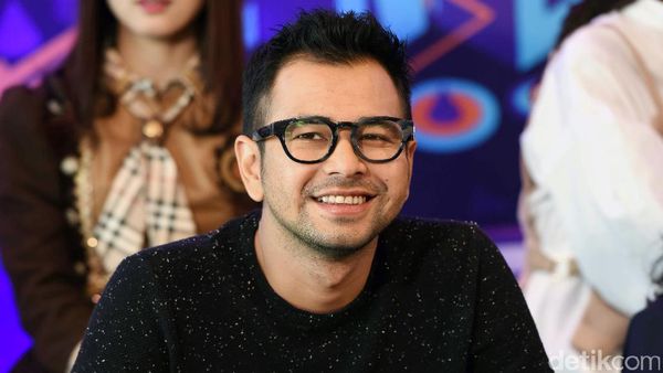 Diterpa Isu Selingkuh, Raffi Ahmad Tersenyum
