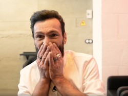 25 Tahun Jadi Gelandangan, Pria Ini Di-Makeover Jadi Keren