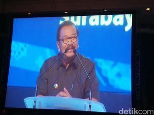 Pakde Karwo akan Mutasi Pejabat yang Punya Gaya Hidup Hedonis Pakde Karwo akan Mutasi Pejabat yang Punya Gaya Hidup Hedonis