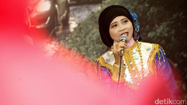 Melihat Kesenian Khas Makassar Lewat Sinlirik