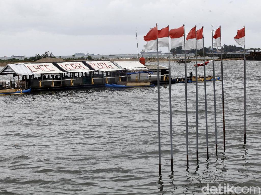 YouTuber Ngerujak Pakai Air Pantai Losari Makassar, Ini Respons Dinkes YouTuber Ngerujak Pakai Air Pantai Losari Makassar, Ini Respons Dinkes