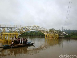 Jembatan Apung Kampung Laut Cilacap Siap Difungsikan