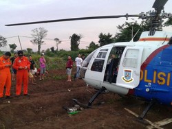 Helikopter Polisi Mendarat Darurat di Kebun Warga di Tangerang