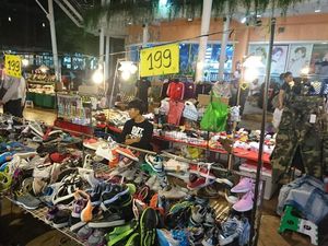 Potret Pasar Malam Udon Thani Thailand, Tempatnya Anak Muda Jalan-jalan