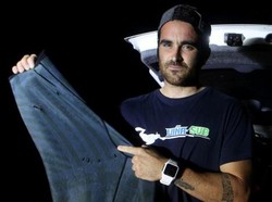 Peselancar di Australia Selamat Dari Gigitan Hiu di Pantatnya