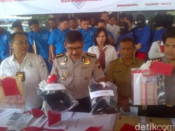 Gadis di Semarang Dipekerjakan sebagai Penari Striptis