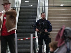 Penyerang Bandara Paris Telepon Ayahnya dan Minta Dimaafkan