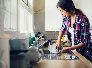 Awas Bikin Mampet! Jangan Buang 5 Benda ini ke Wastafel Dapur