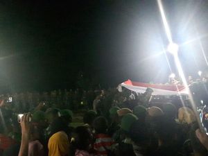 Panglima TNI dan Pangdam Pattimura Santuni Keluarga Pratu Ansar