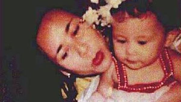 Lihat Foto Masa Kecil Prilly Latuconsina Yuk!