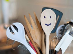 Mau Memasak dengan Anak? Pakai Alat yang Aman dan Cocok