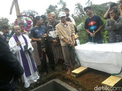 Haru di Pemakaman Maria, Wartawati Palu yang Dibunuh Suami