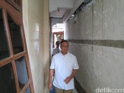 Blusukan ke Cempaka Putih, Anies Sempat Tinjau Musala yang Dibangun